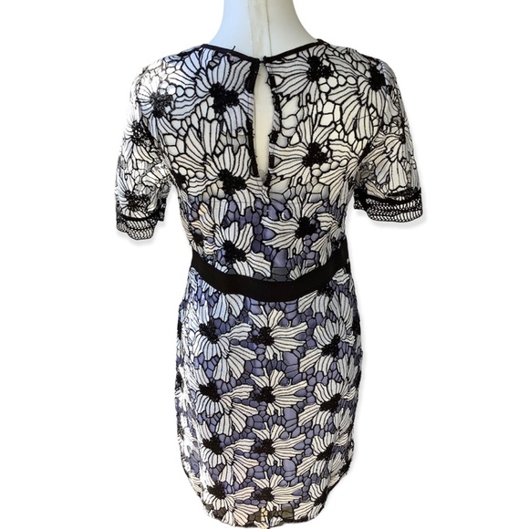 NWT- Romeo & Juliet Couture Sheath Crochet Lace Dress Sizes S M L. Retail $240 - Picture 3 of 16